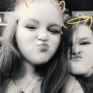 Meet your Posher, Kenzi